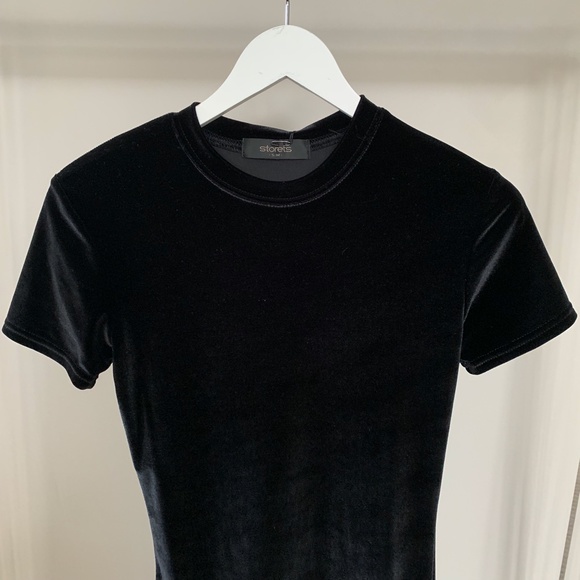 STORETS Black Velvet Short Sleeve Dress - Picture 2 of 4